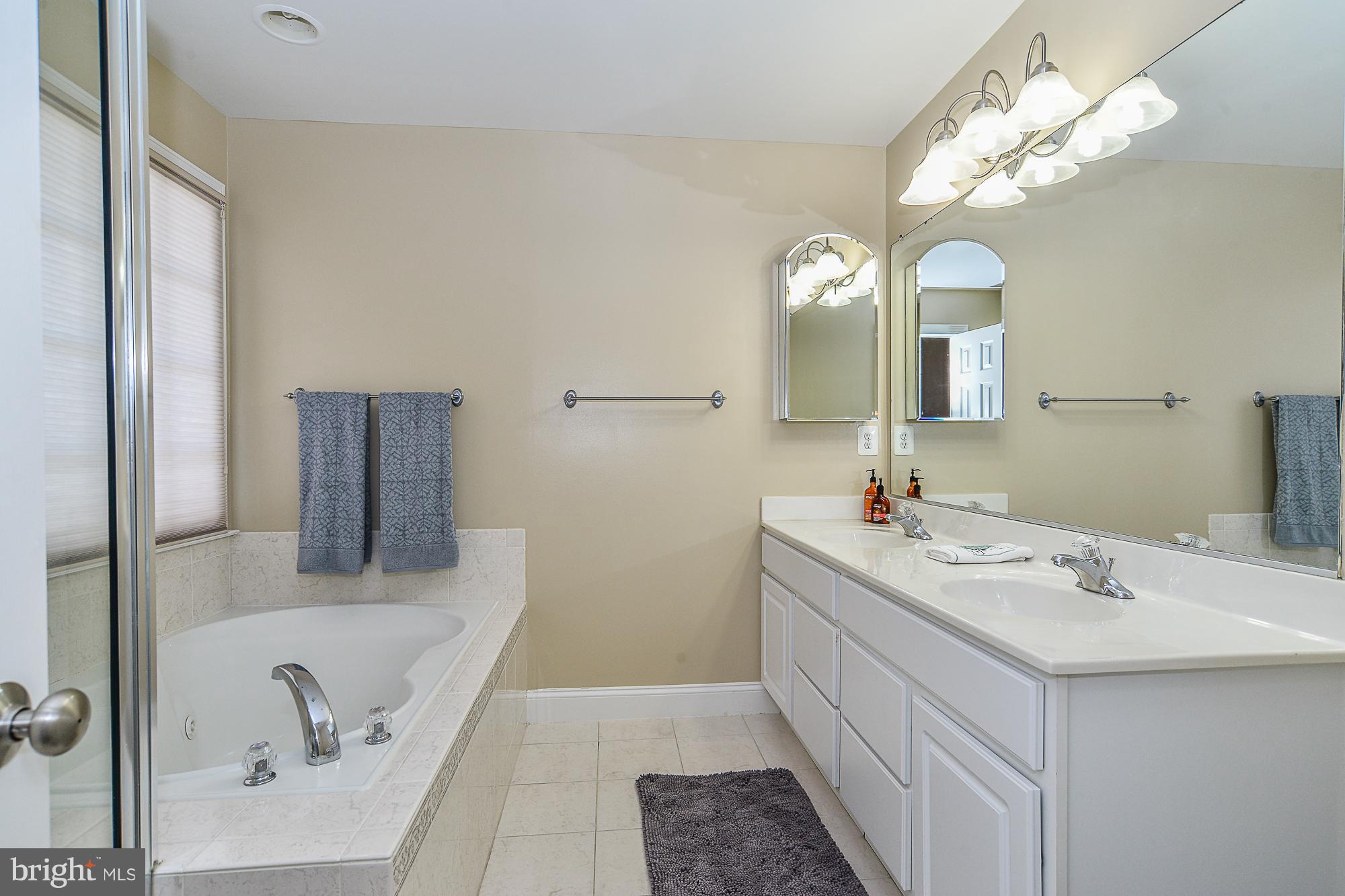 WASHINGTON SQUARE - Residential