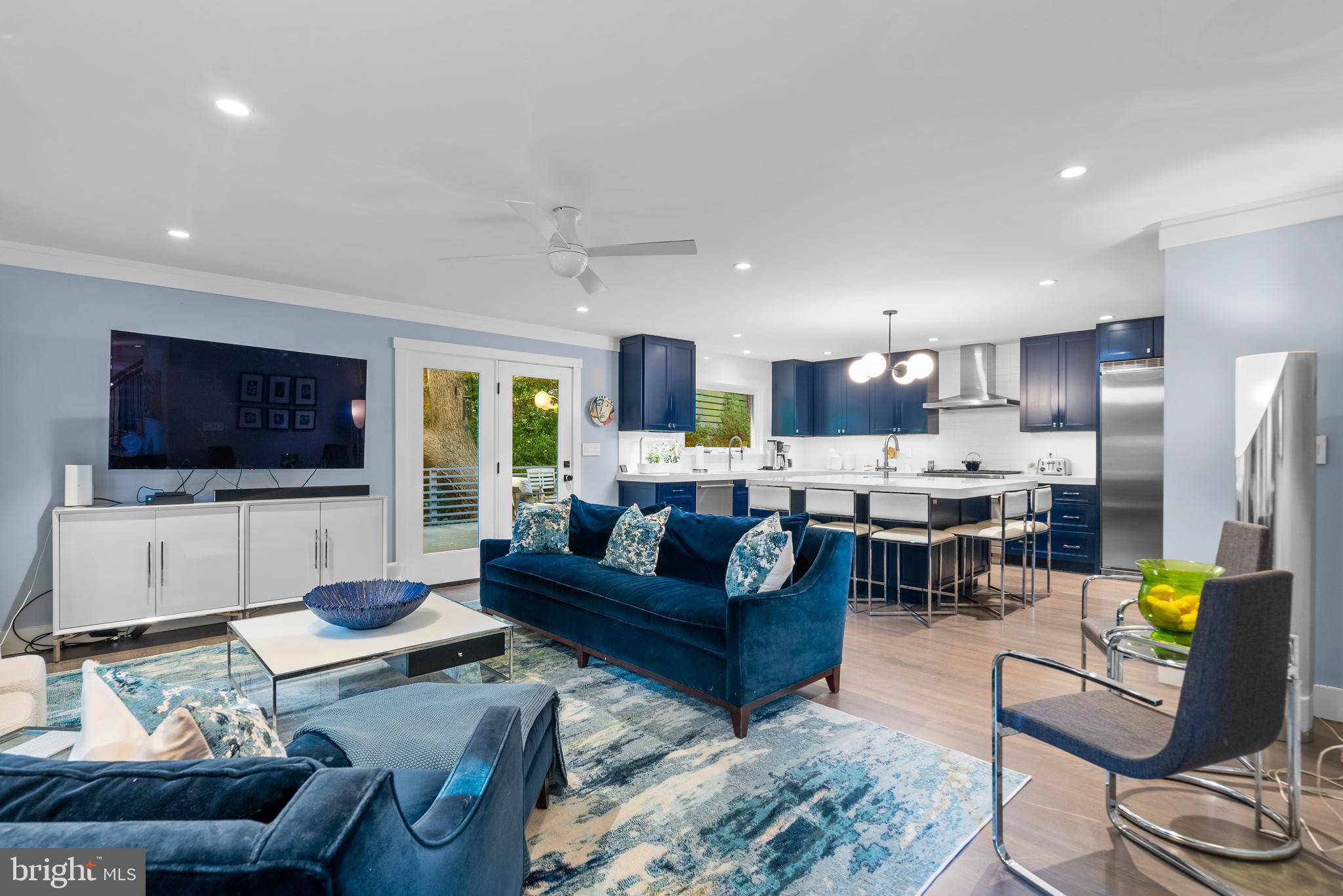 CARDEROCK SPRINGS - Residential