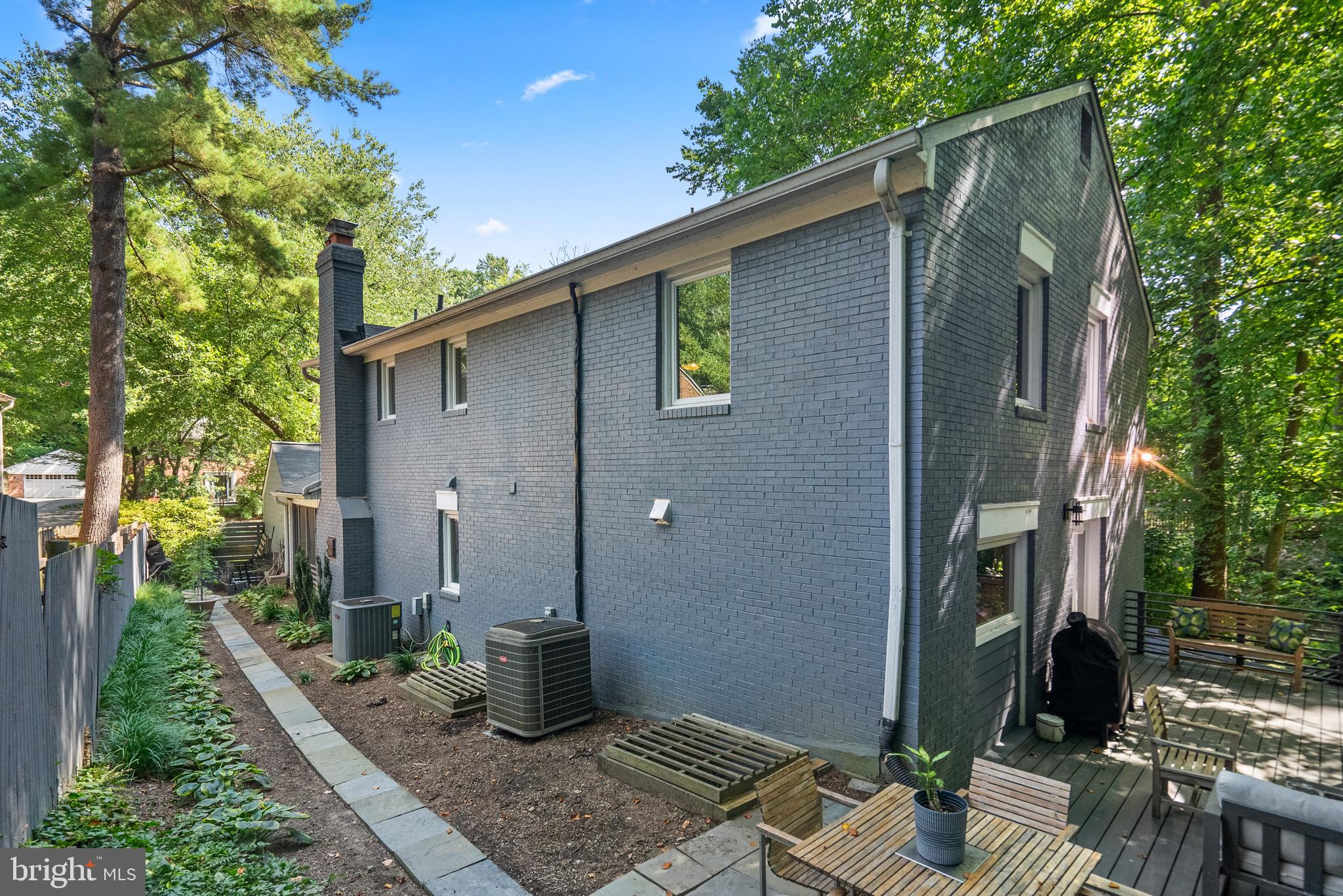 CARDEROCK SPRINGS - Residential