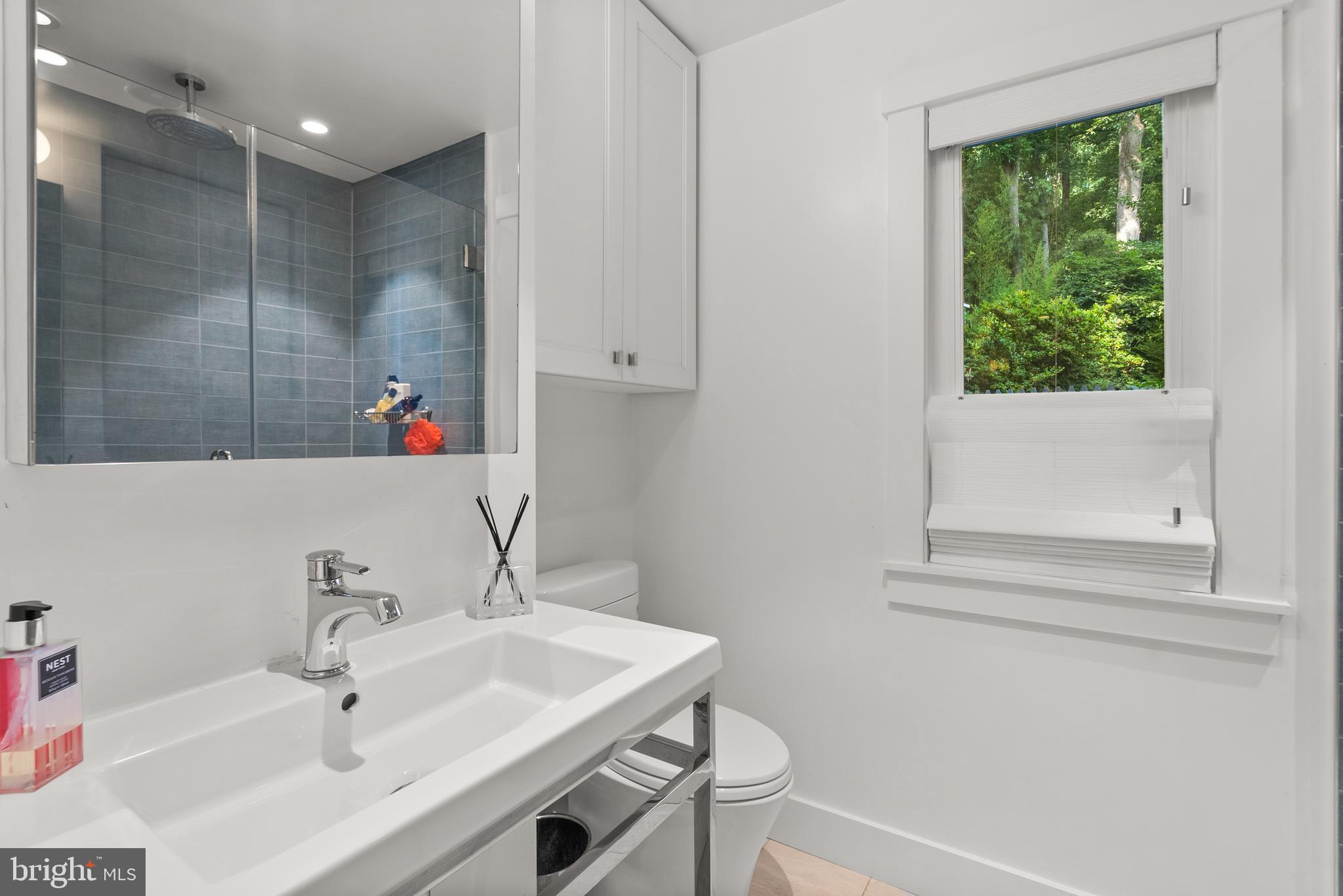 CARDEROCK SPRINGS - Residential