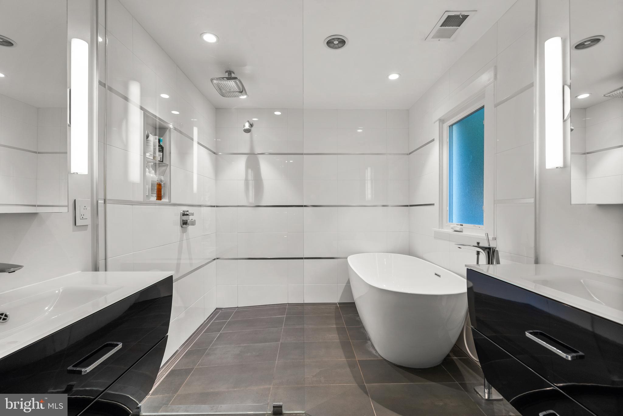 CARDEROCK SPRINGS - Residential