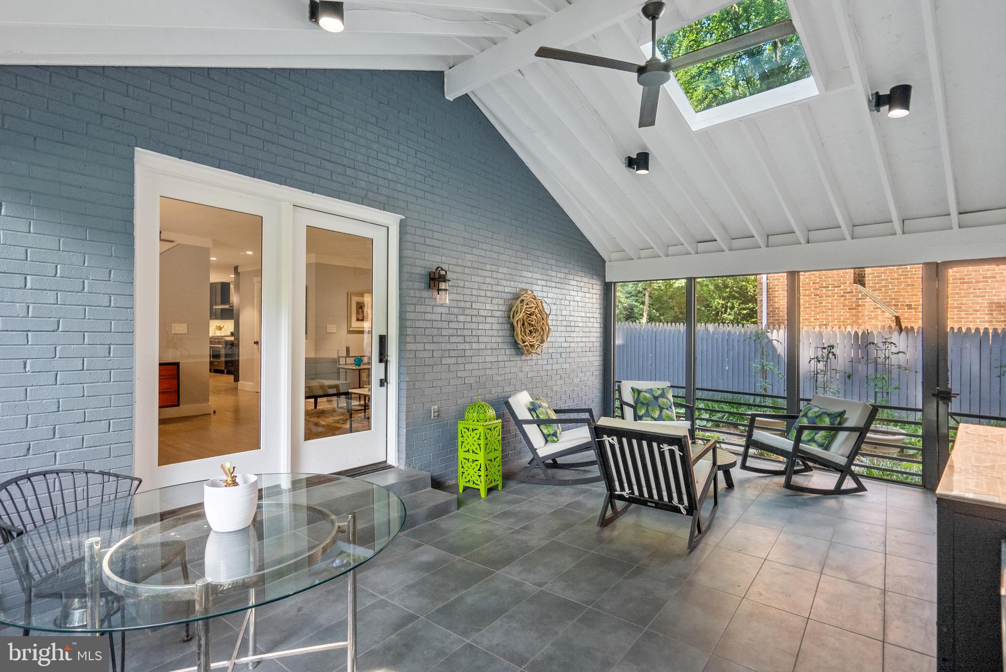 CARDEROCK SPRINGS - Residential