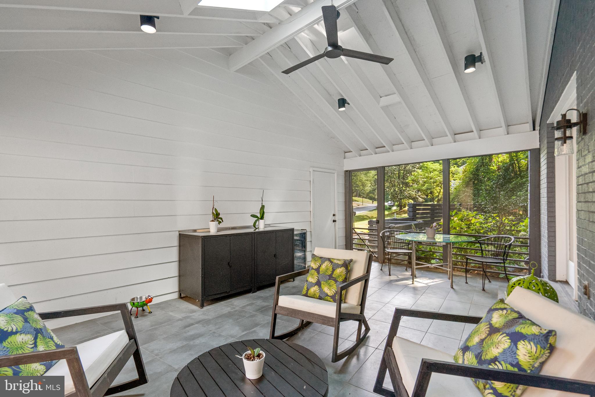 CARDEROCK SPRINGS - Residential