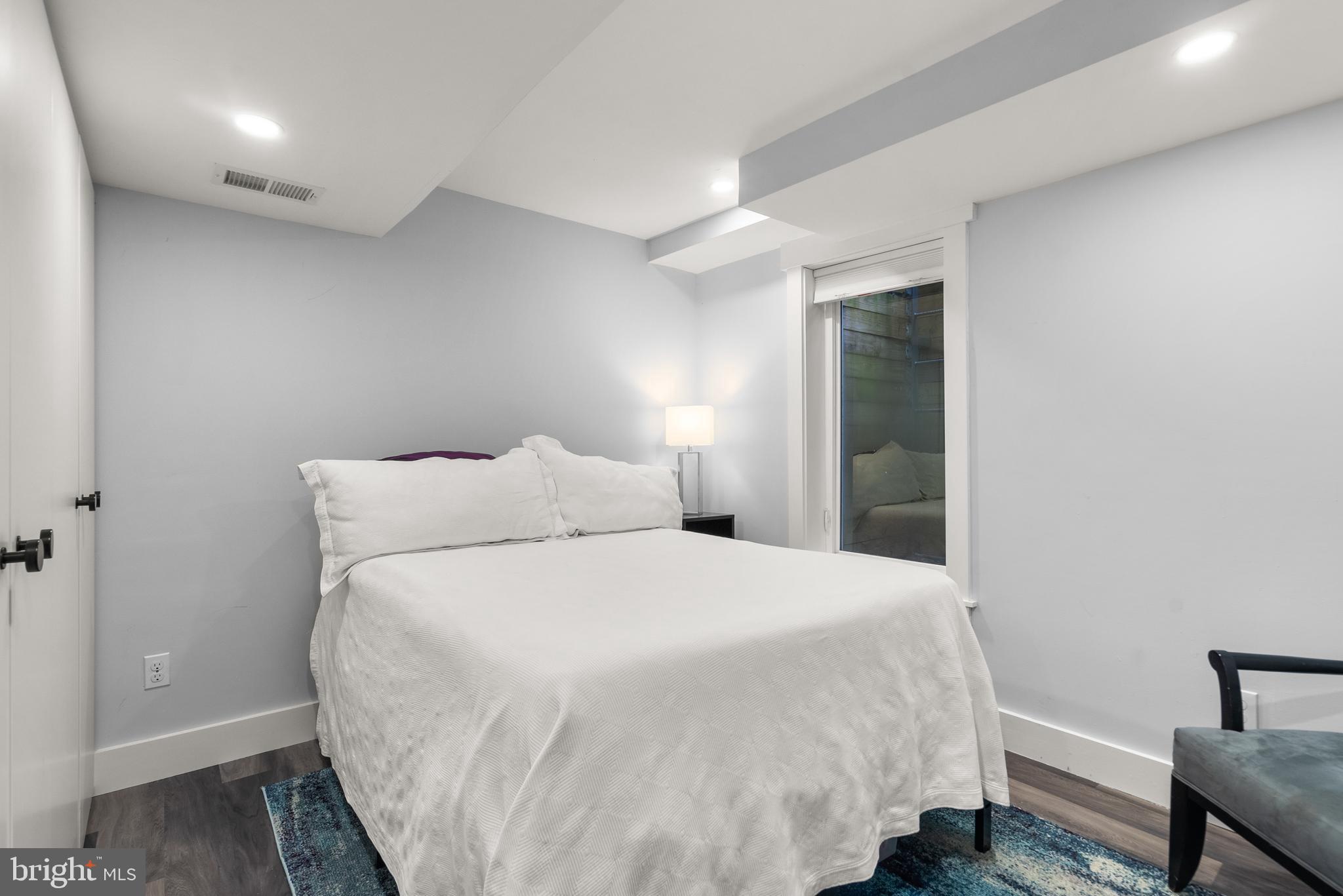 CARDEROCK SPRINGS - Residential