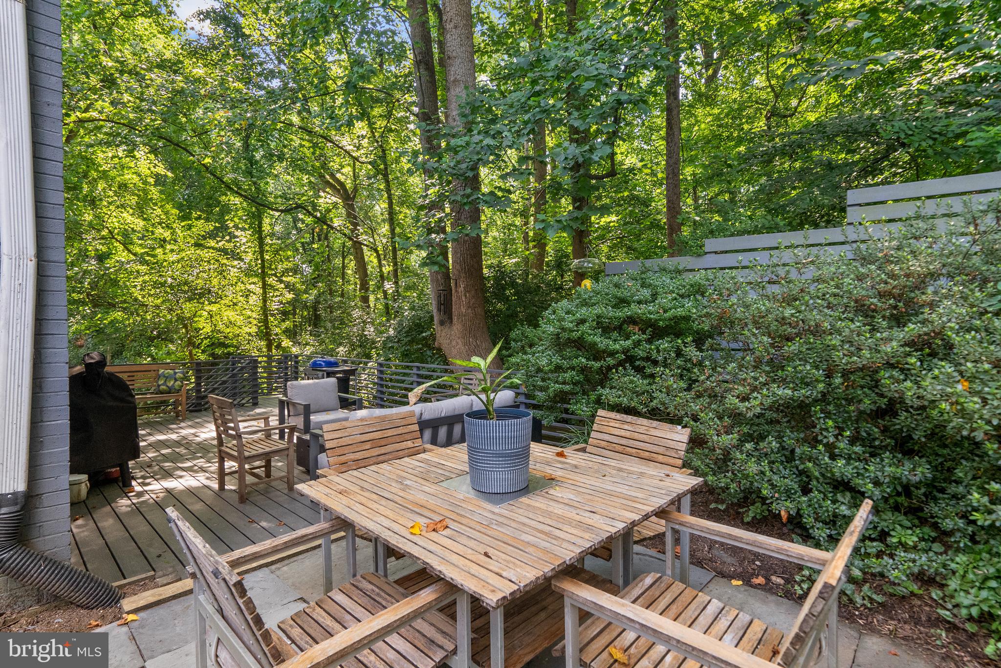 CARDEROCK SPRINGS - Residential