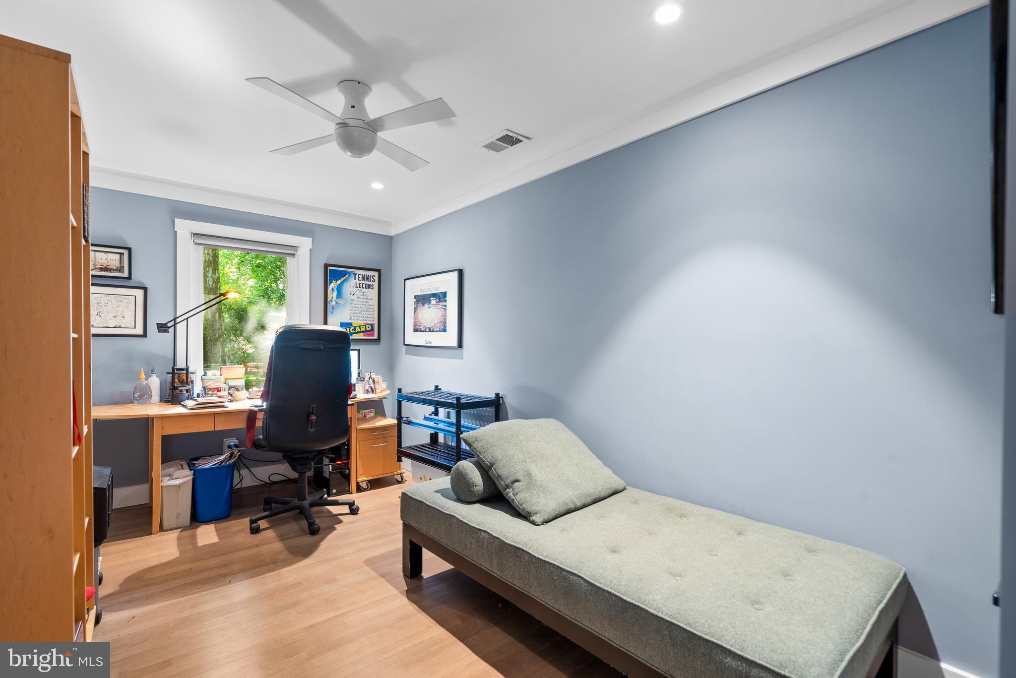 CARDEROCK SPRINGS - Residential