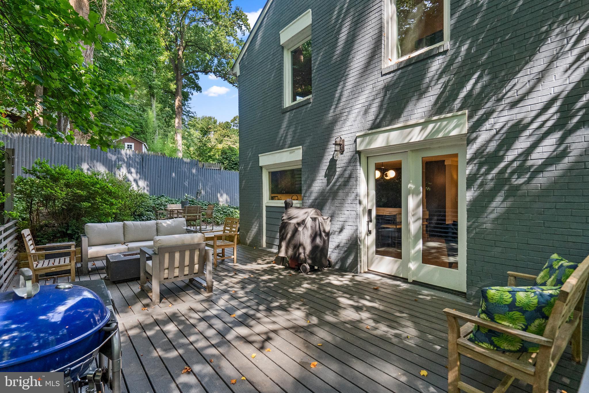 CARDEROCK SPRINGS - Residential