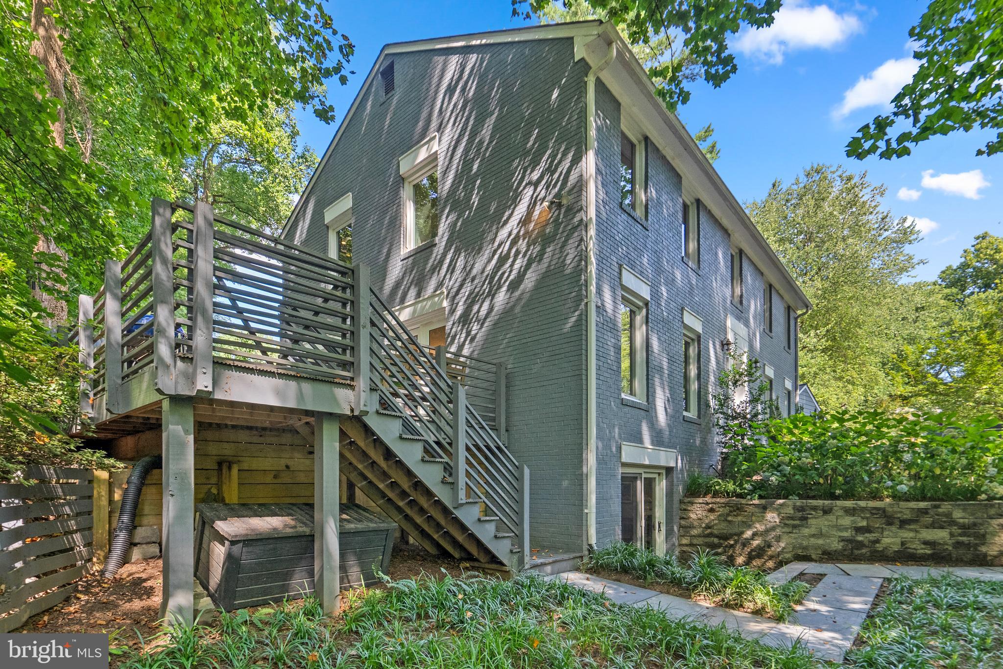 CARDEROCK SPRINGS - Residential