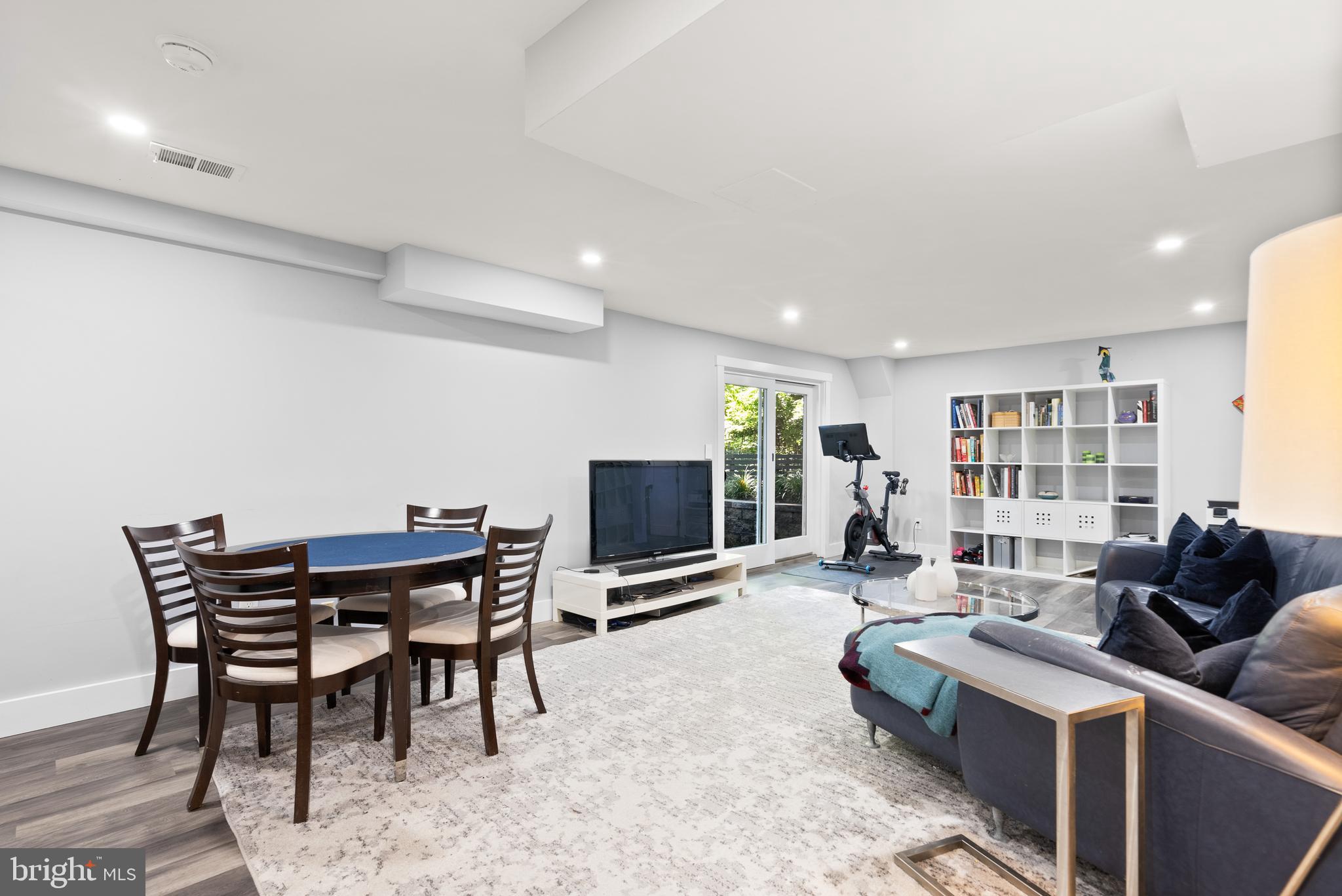 CARDEROCK SPRINGS - Residential