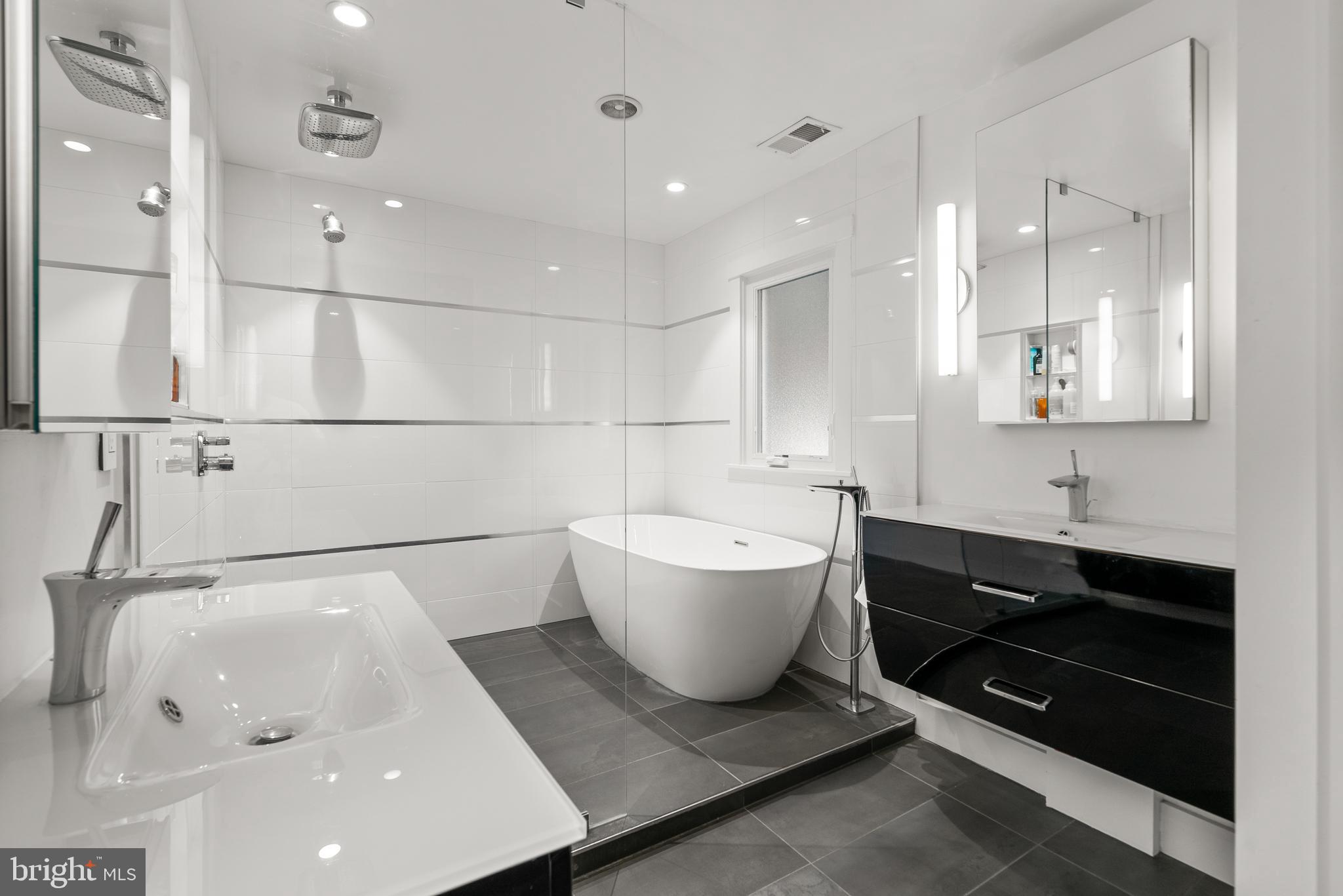 CARDEROCK SPRINGS - Residential