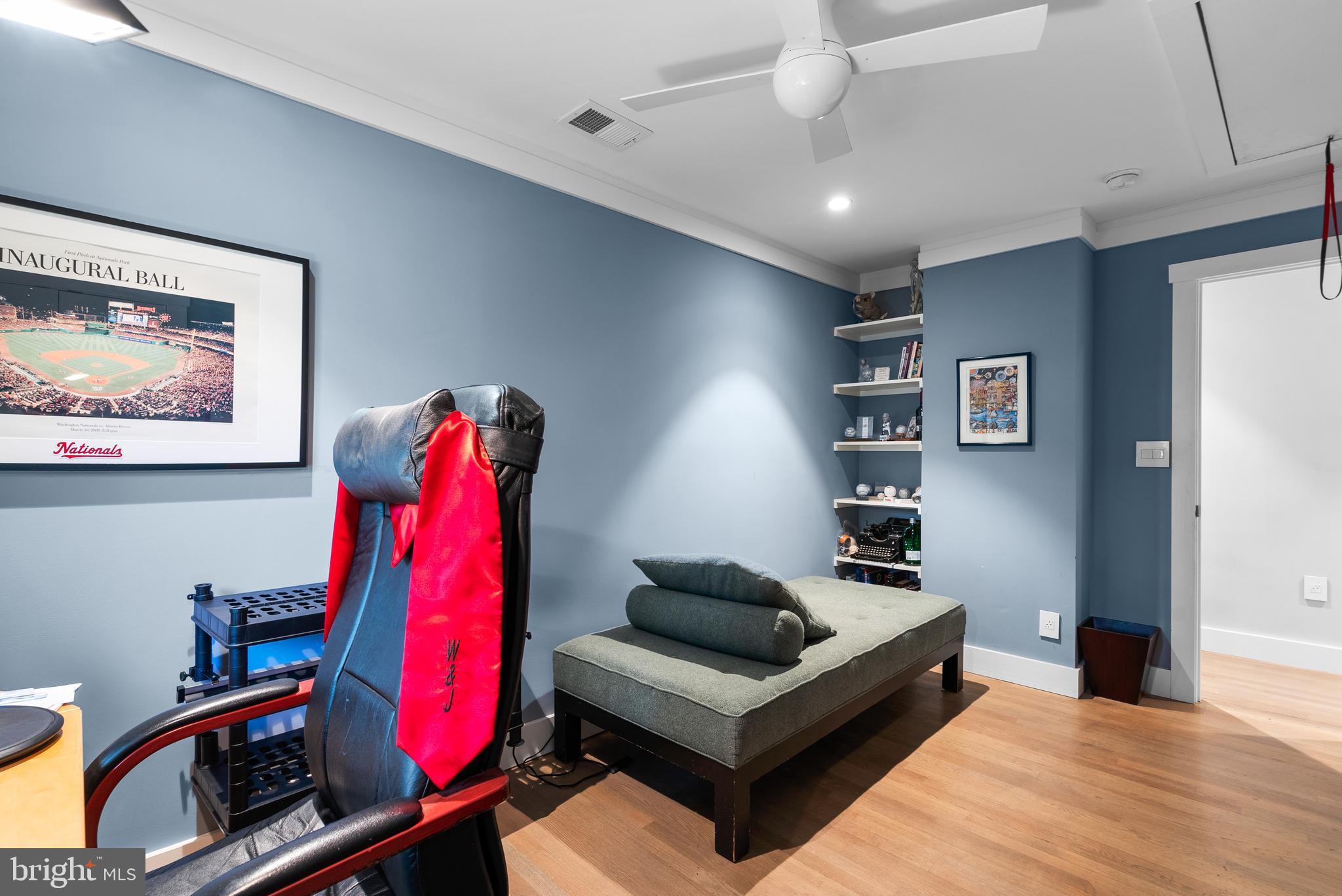 CARDEROCK SPRINGS - Residential