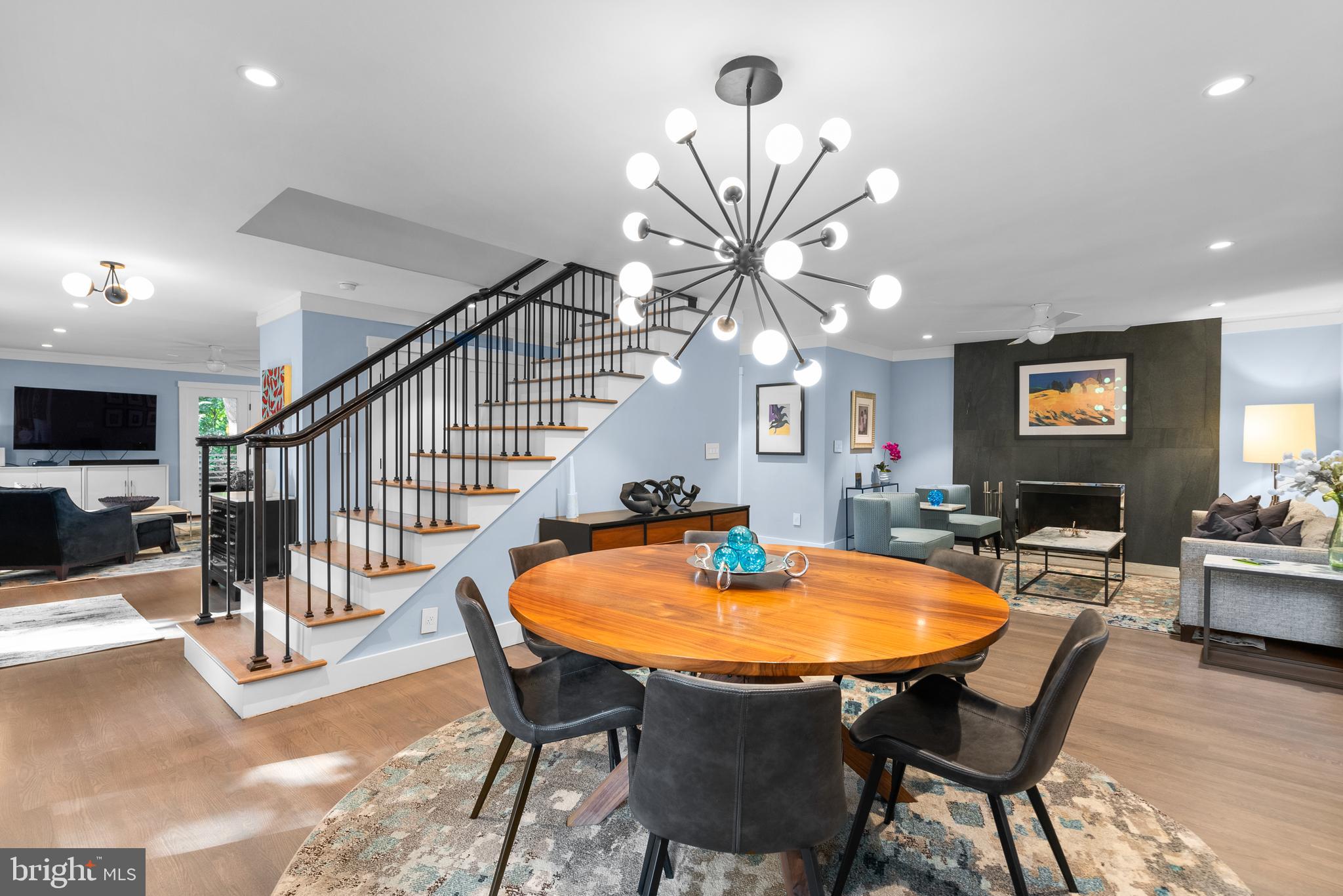 CARDEROCK SPRINGS - Residential