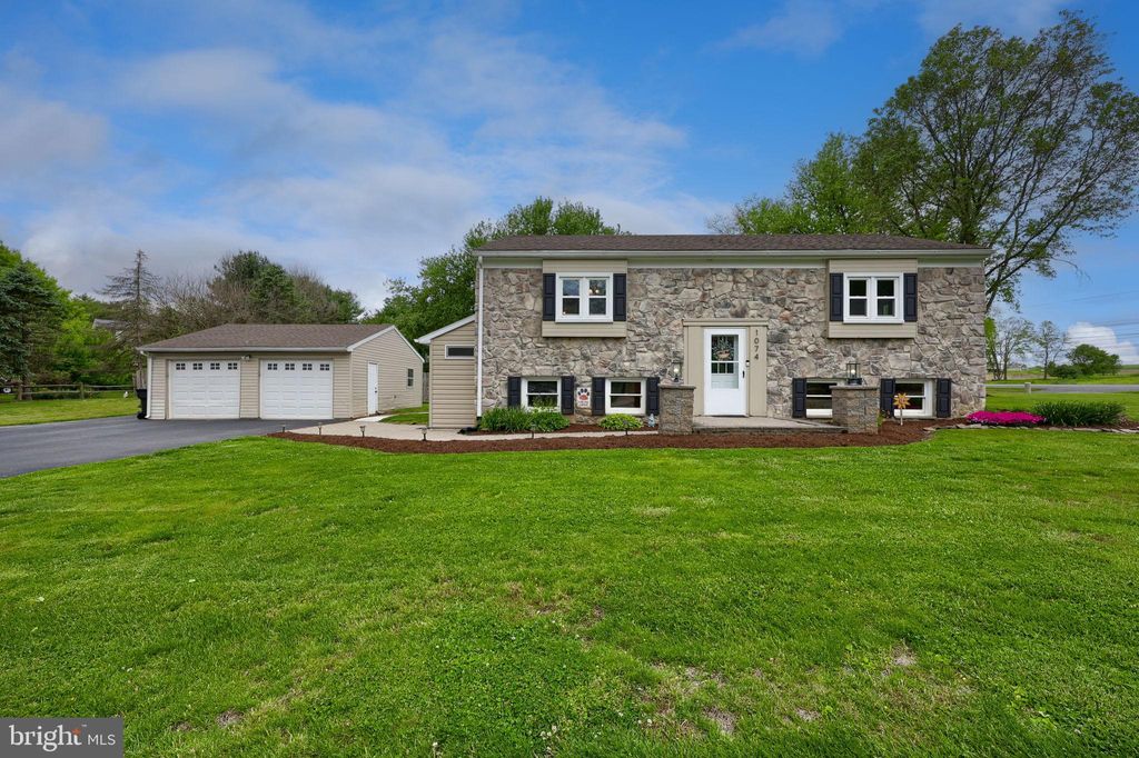 Photo of 1074 Hearthstone Road, LANCASTER, PA 17603 (MLS # PALA2088244)