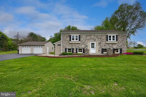 1074 HEARTHSTONE ROAD LANCASTER PA 17603