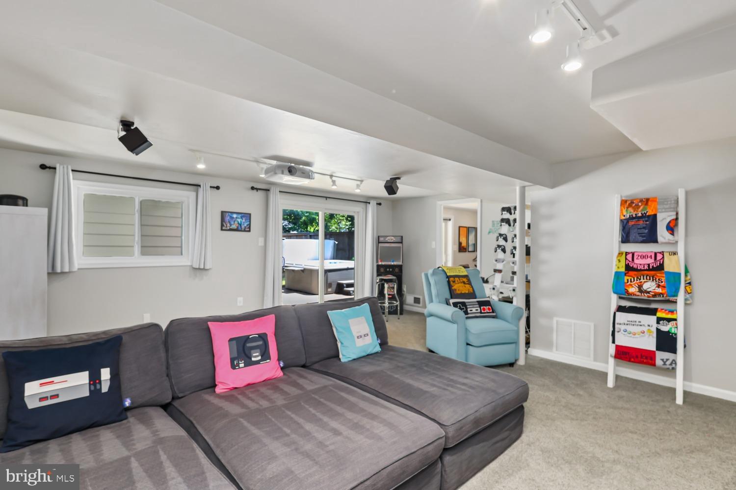 KINGS PARK WEST - Residential