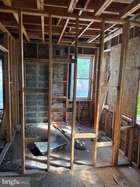 225 E 4TH STREET