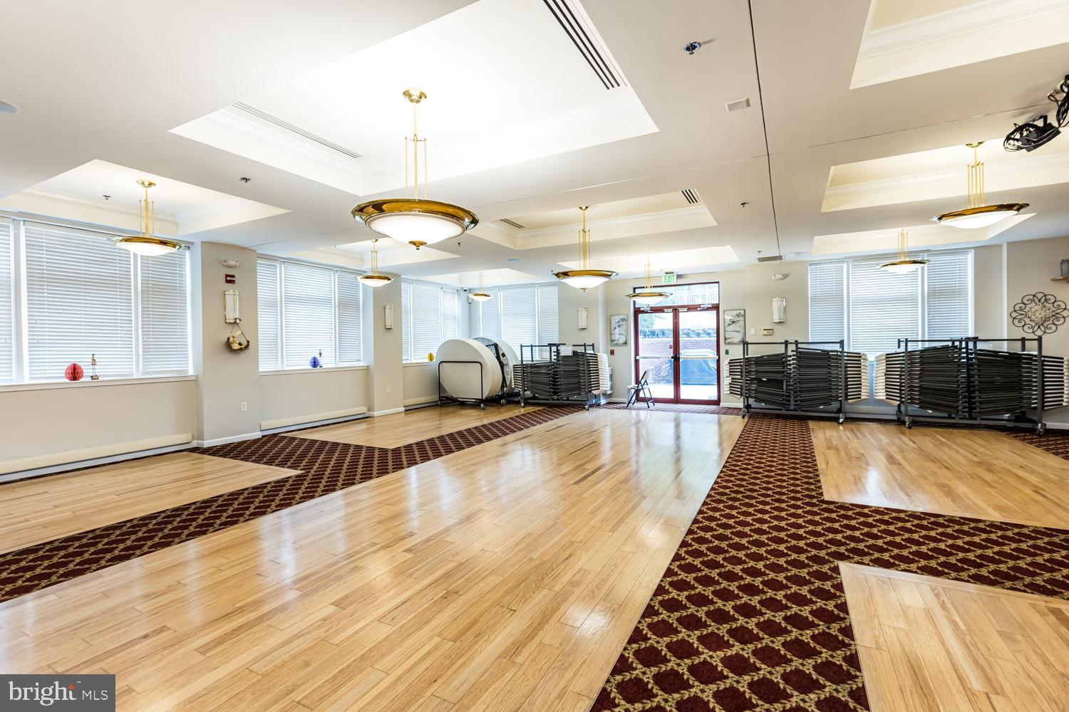 HEARTHSTONE AT VILLAGE CREST CONDOMINIUMS - Residential