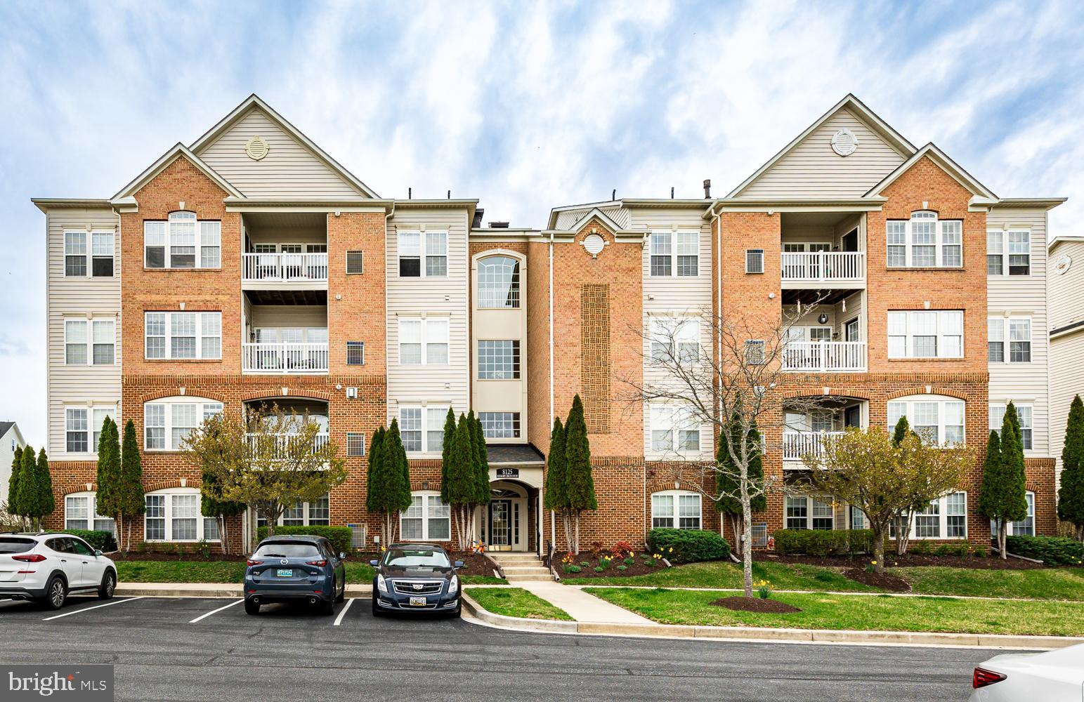HEARTHSTONE AT VILLAGE CREST CONDOMINIUMS - Residential