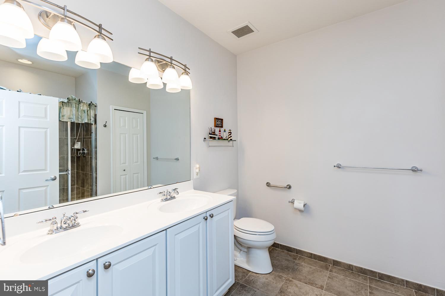 HEARTHSTONE AT VILLAGE CREST CONDOMINIUMS - Residential