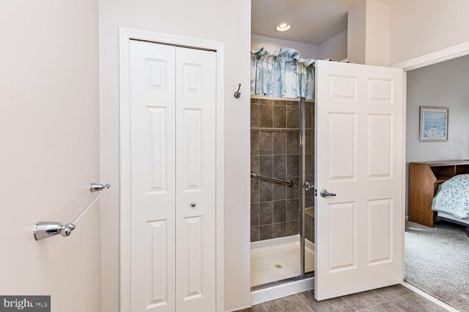 HEARTHSTONE AT VILLAGE CREST CONDOMINIUMS - Residential