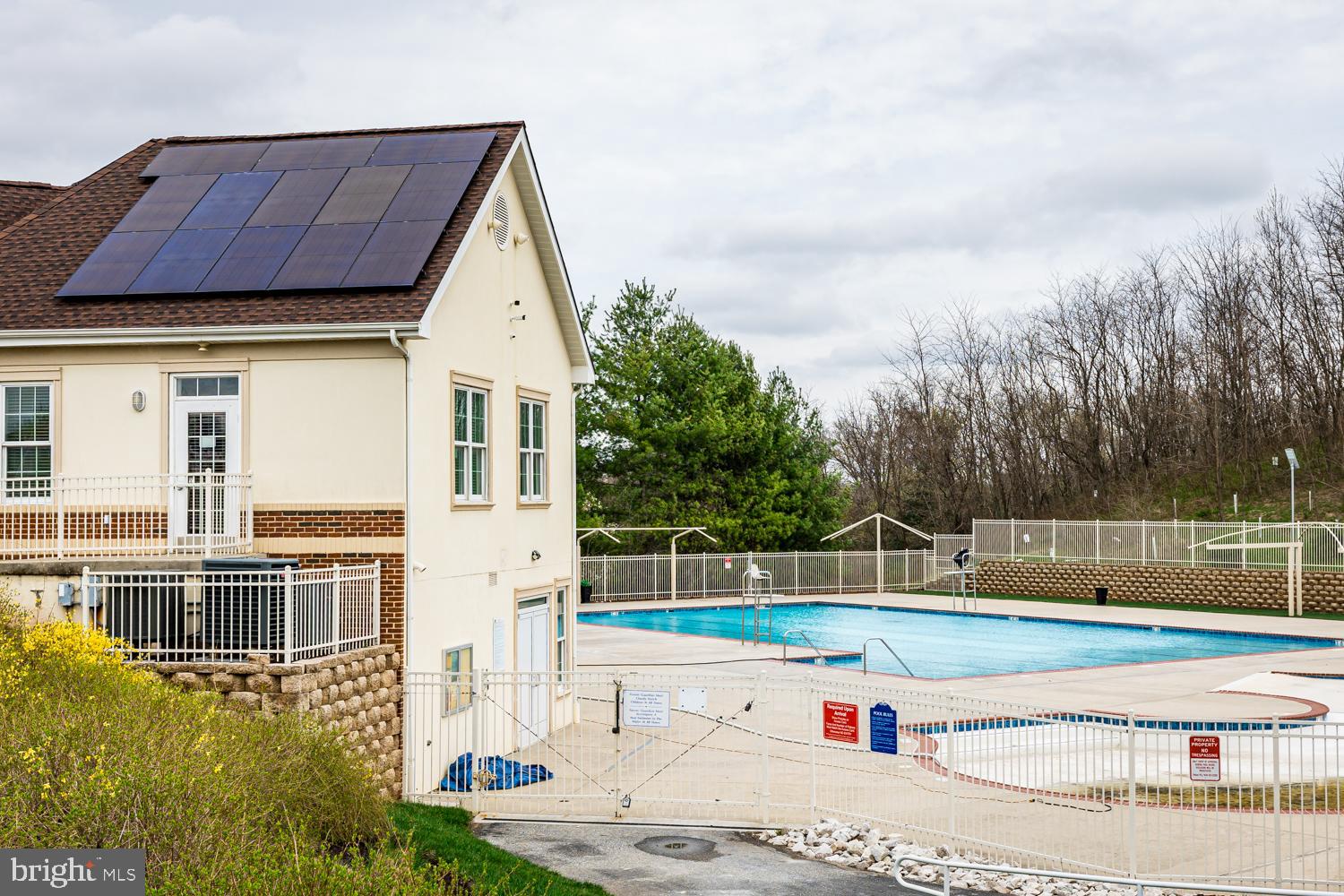 HEARTHSTONE AT VILLAGE CREST CONDOMINIUMS - Residential