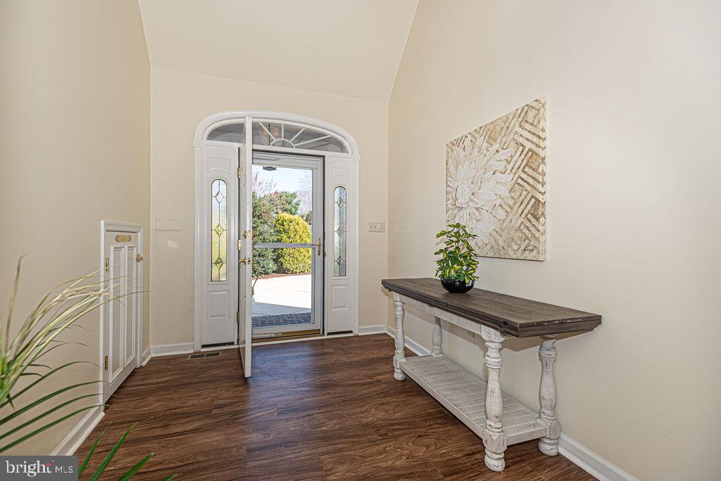 HENRYS GREEN - Residential