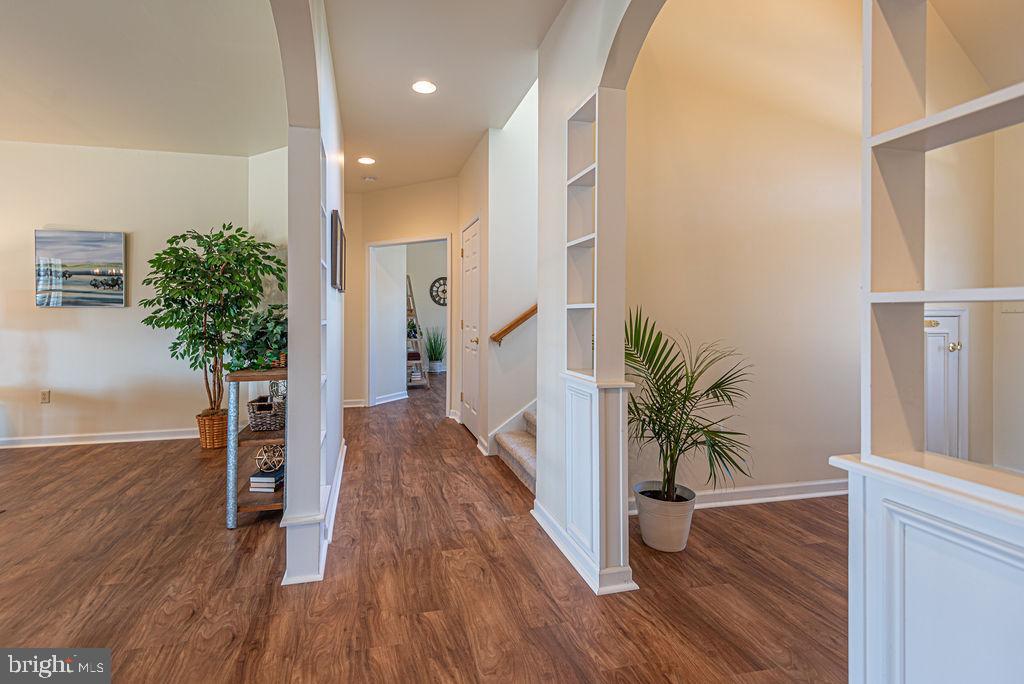 HENRYS GREEN - Residential