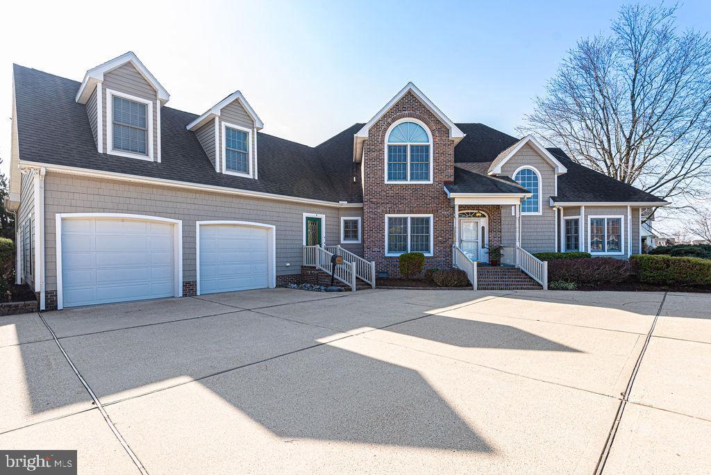 HENRYS GREEN - Residential