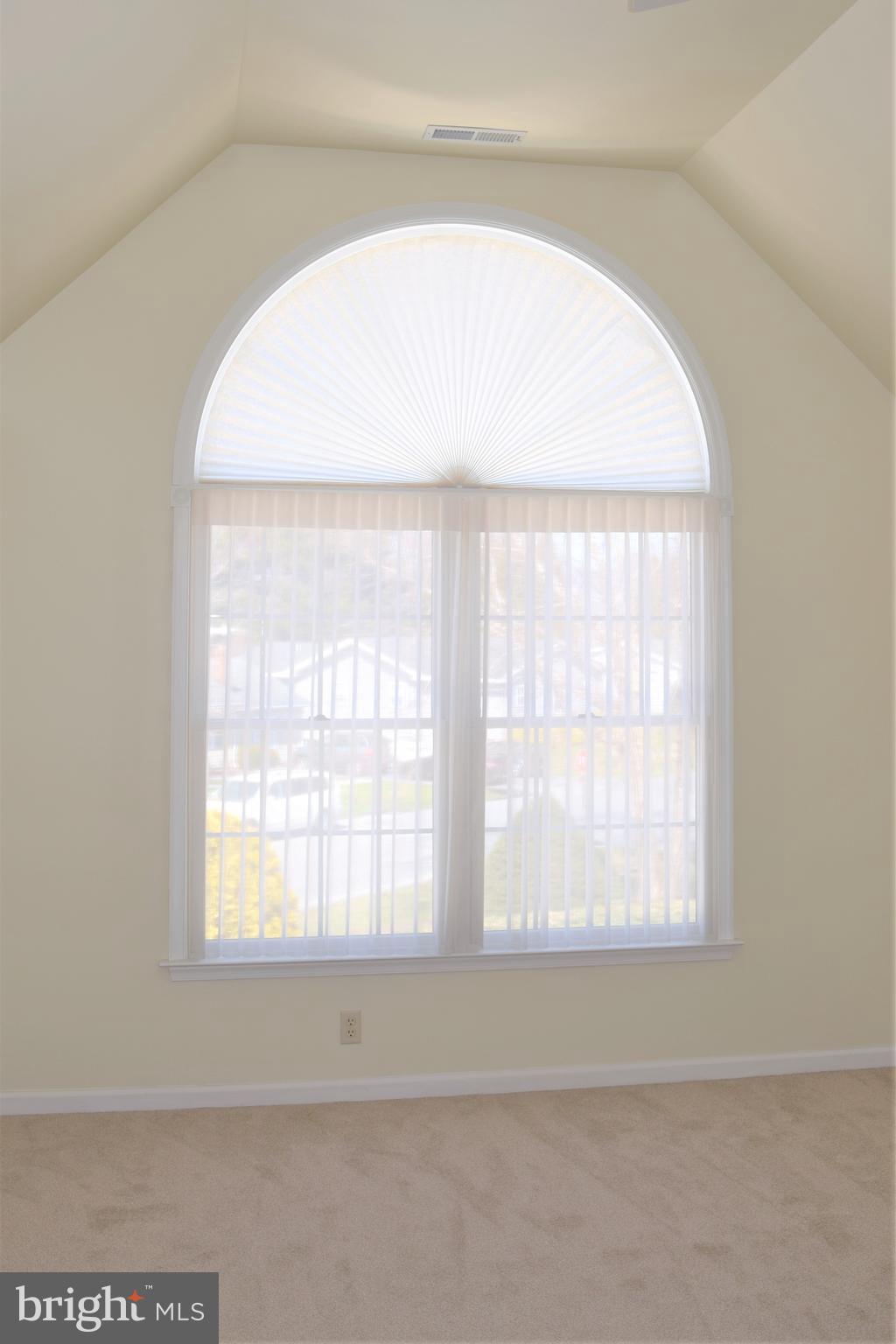 HENRYS GREEN - Residential