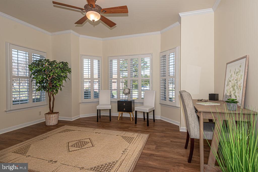 HENRYS GREEN - Residential