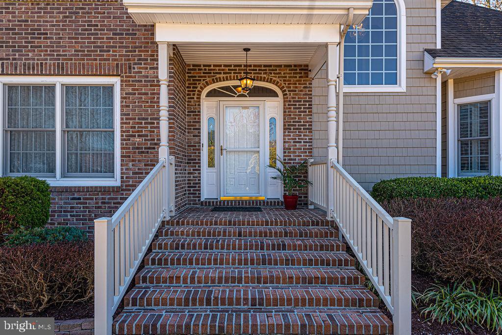 HENRYS GREEN - Residential