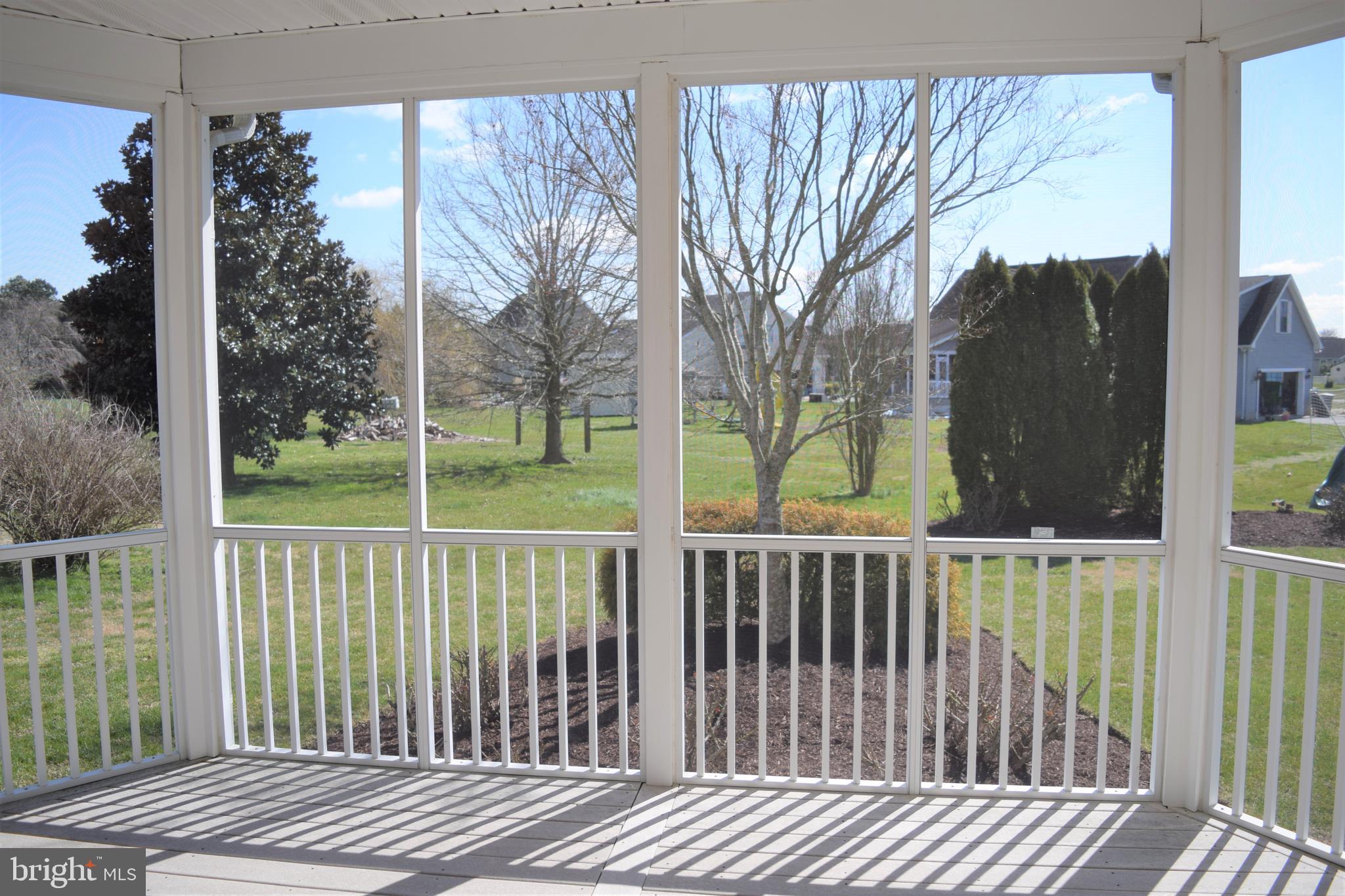 HENRYS GREEN - Residential