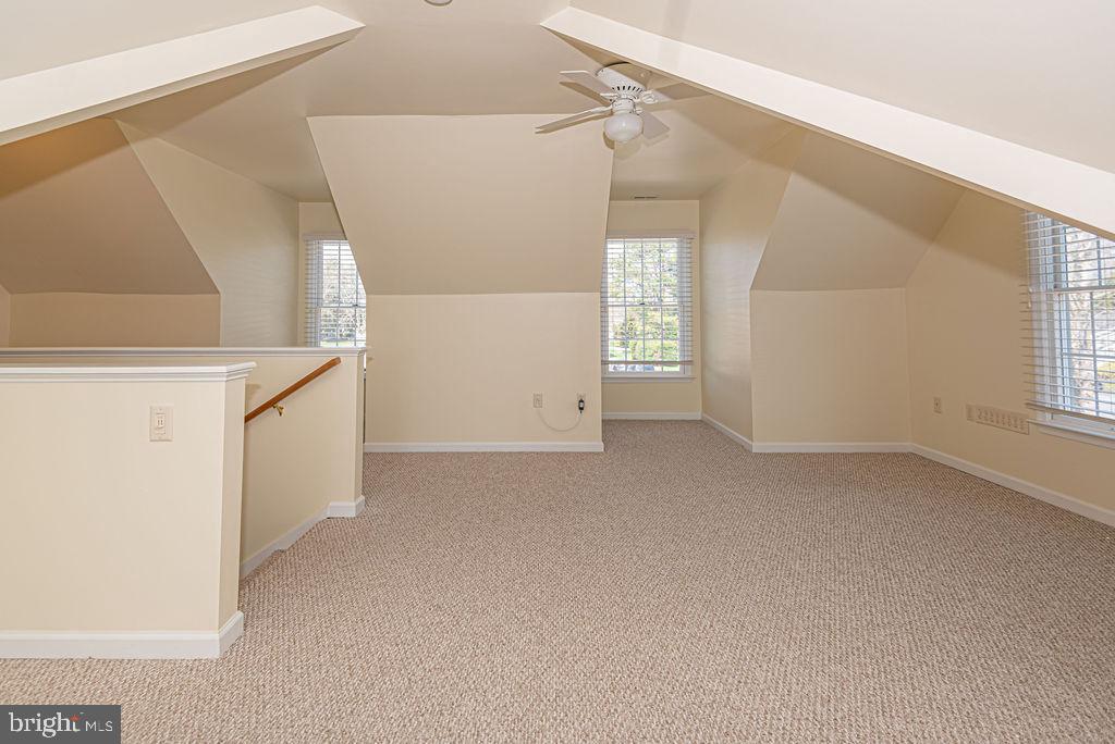 HENRYS GREEN - Residential