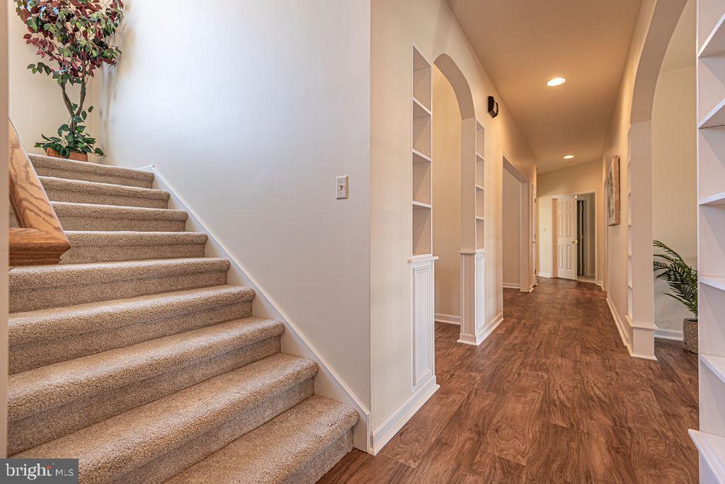 HENRYS GREEN - Residential