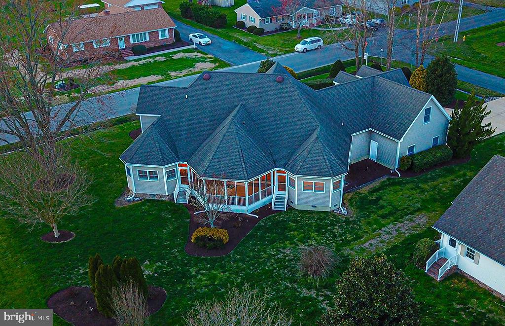 HENRYS GREEN - Residential