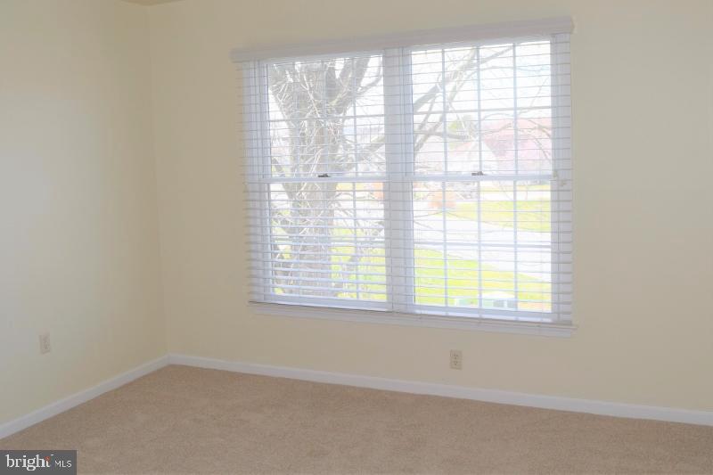 HENRYS GREEN - Residential