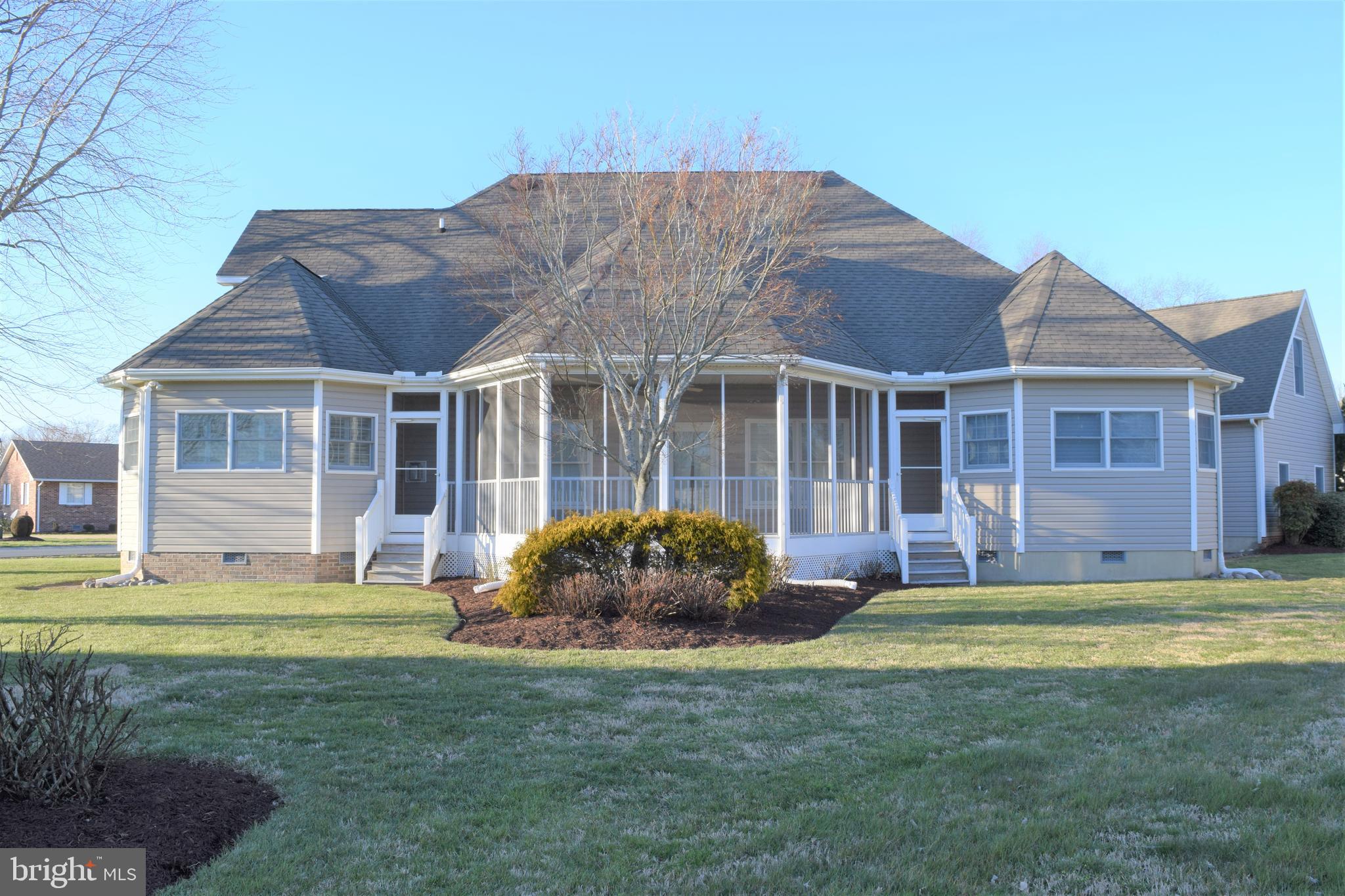 HENRYS GREEN - Residential