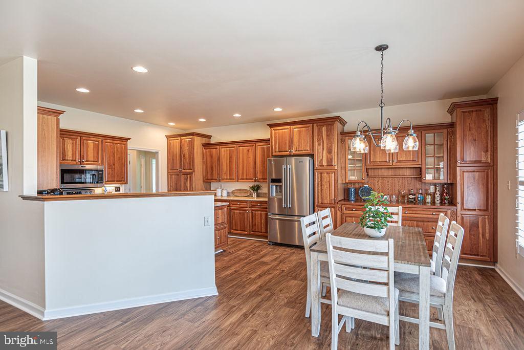 HENRYS GREEN - Residential