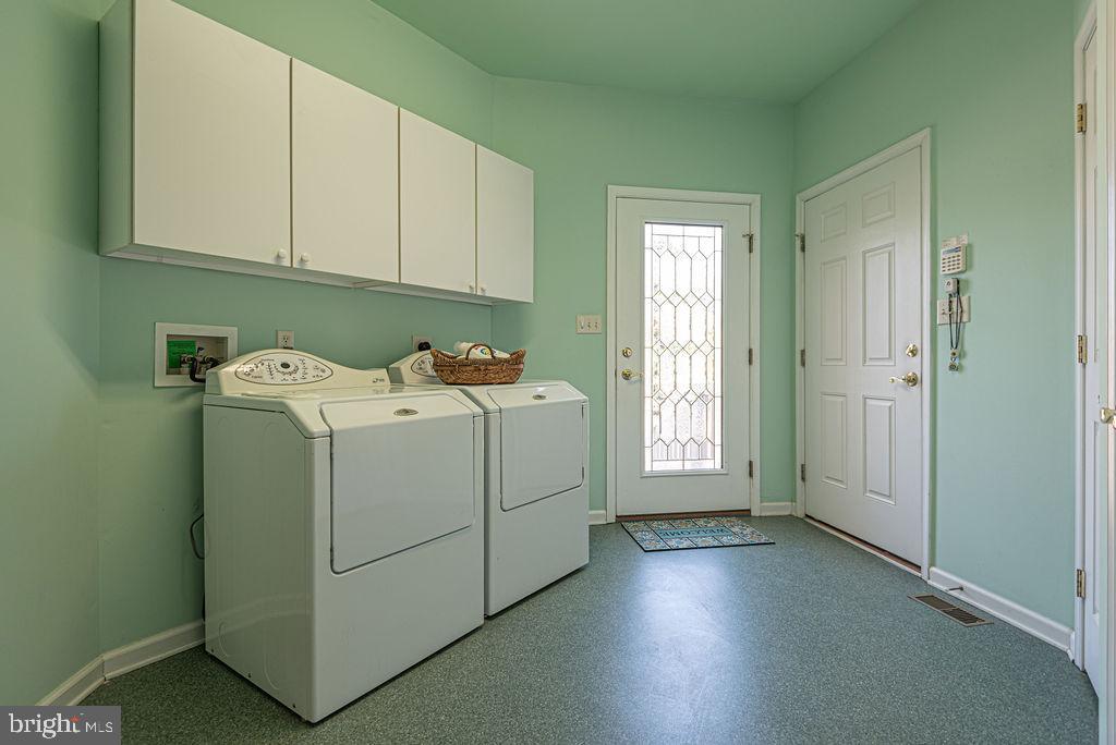 HENRYS GREEN - Residential