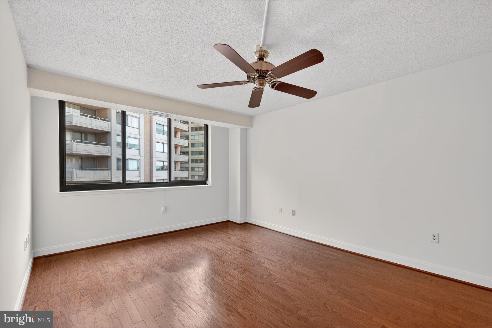 THE CARLETON OF CHEVY CHASE - Residential