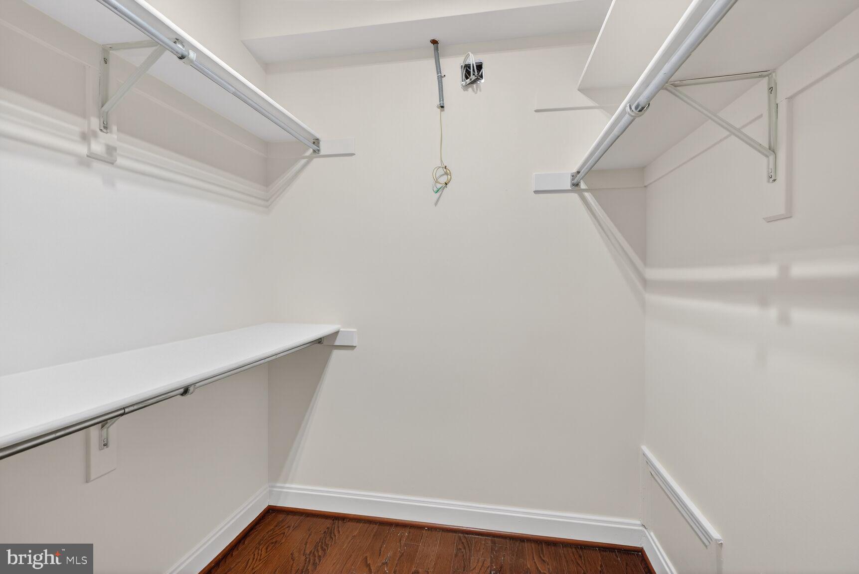 THE CARLETON OF CHEVY CHASE - Residential