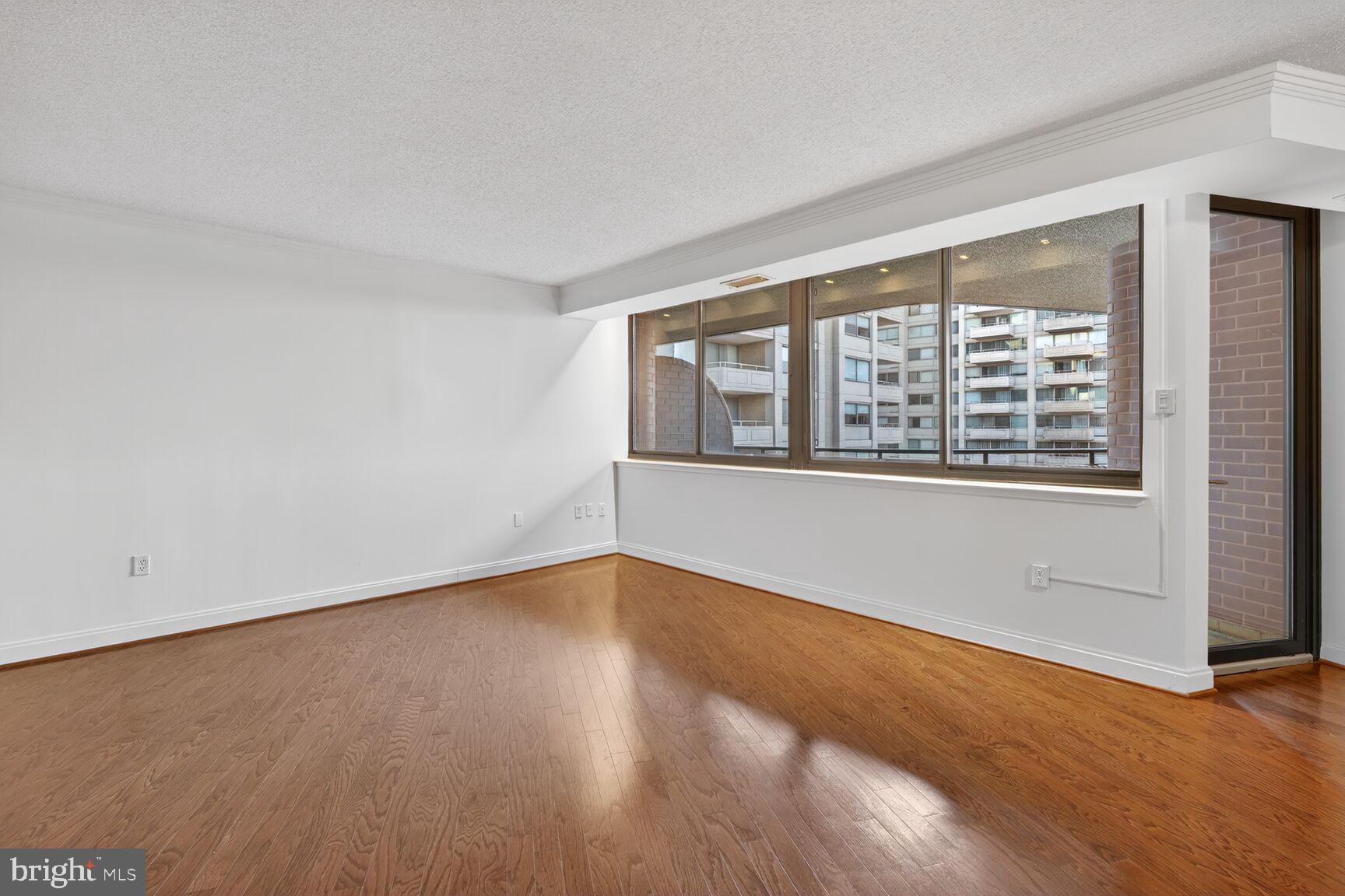 THE CARLETON OF CHEVY CHASE - Residential