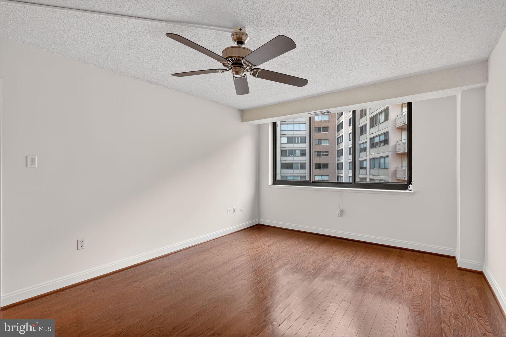 THE CARLETON OF CHEVY CHASE - Residential