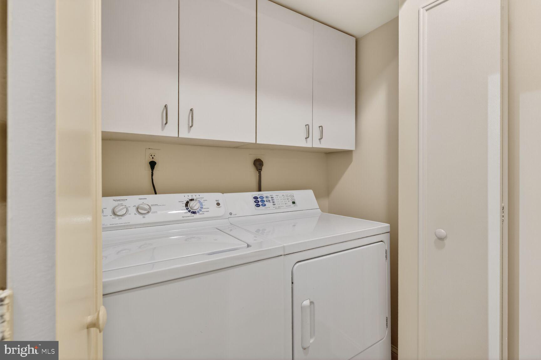 THE CARLETON OF CHEVY CHASE - Residential