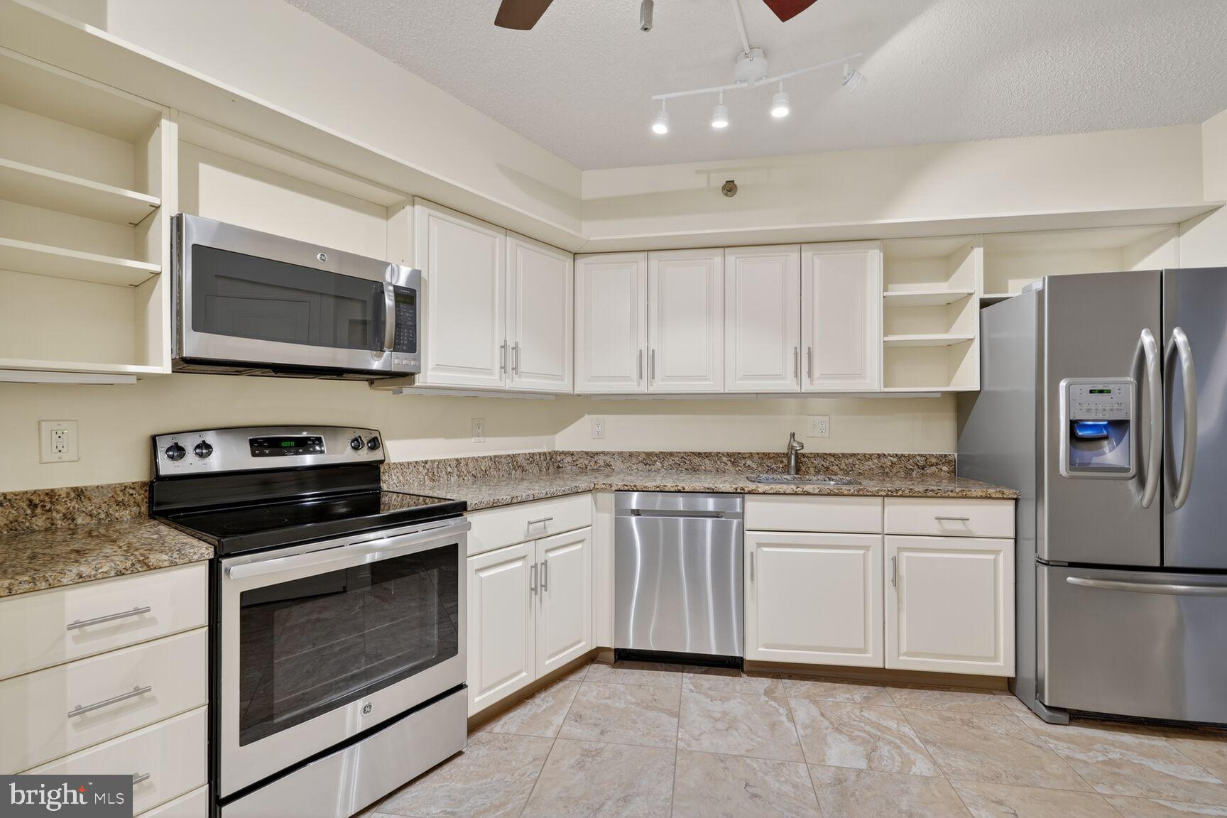 THE CARLETON OF CHEVY CHASE - Residential