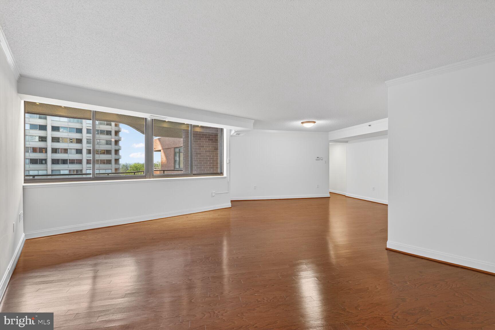 THE CARLETON OF CHEVY CHASE - Residential