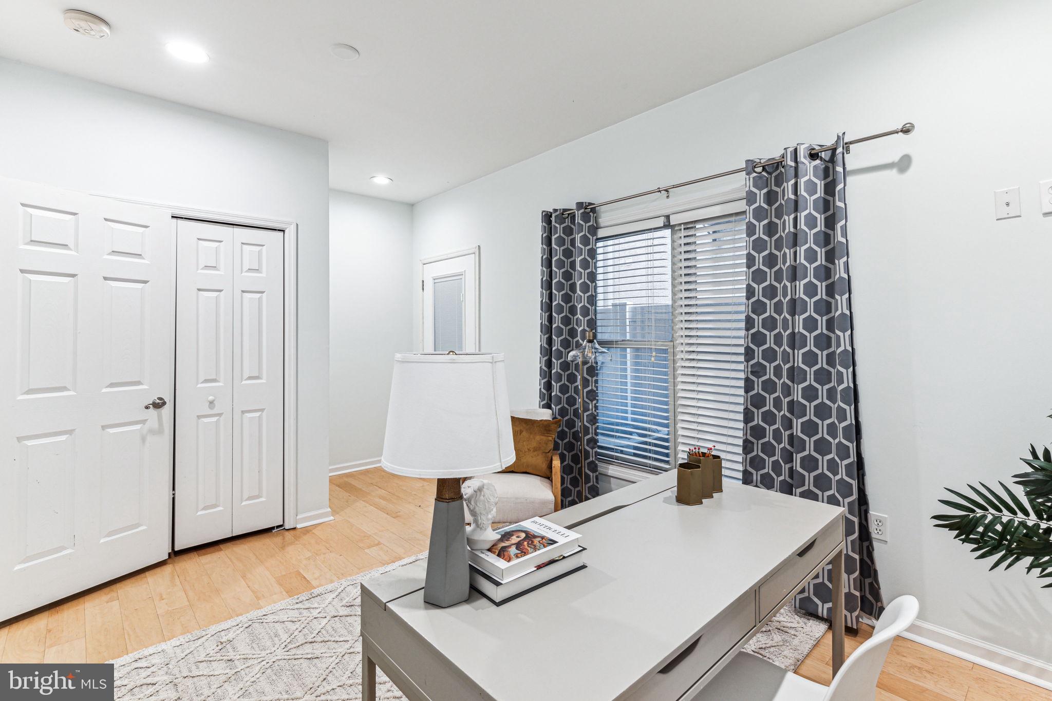 GRADUATE HOSPITAL - Residential