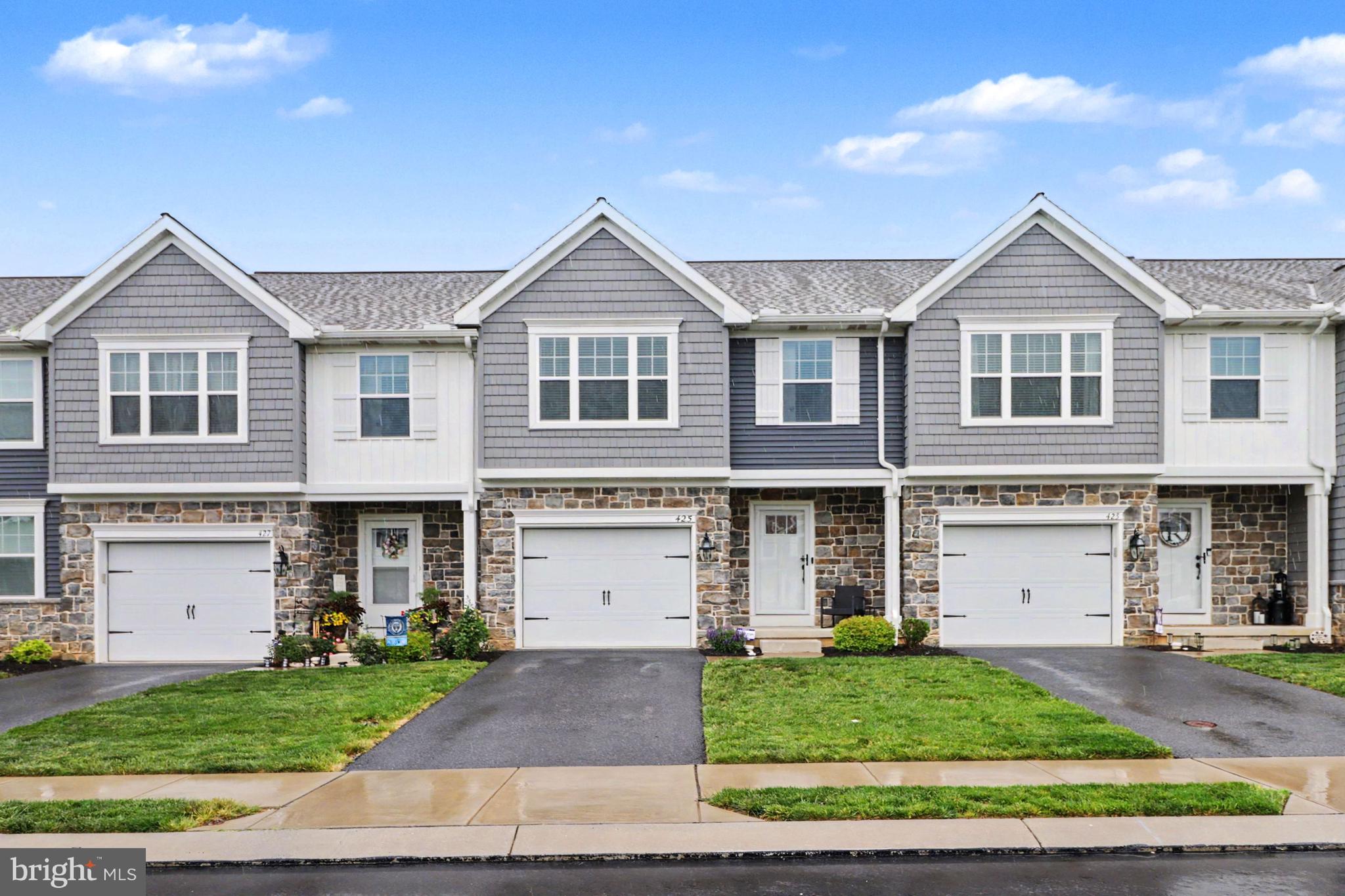 425 MAYAPPLE DR