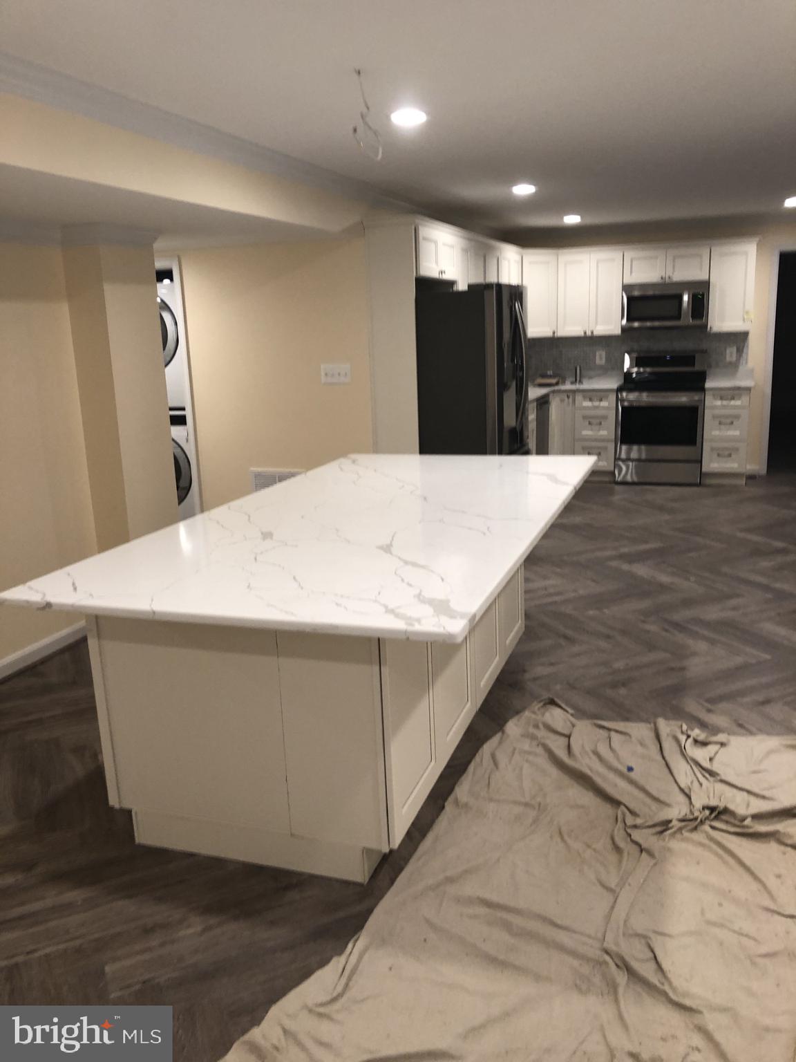 BROAD CREEK ESTATES - Residential Lease