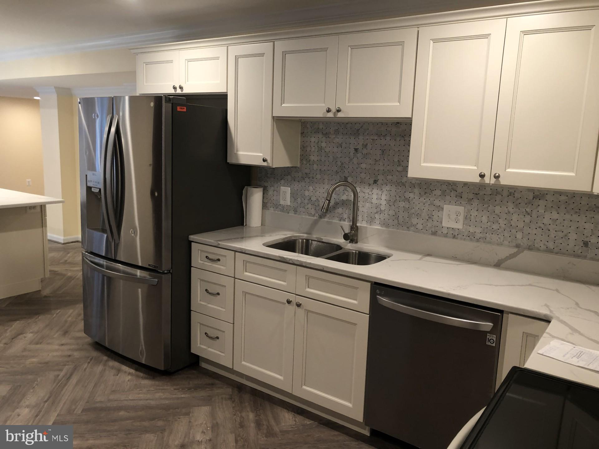 BROAD CREEK ESTATES - Residential Lease